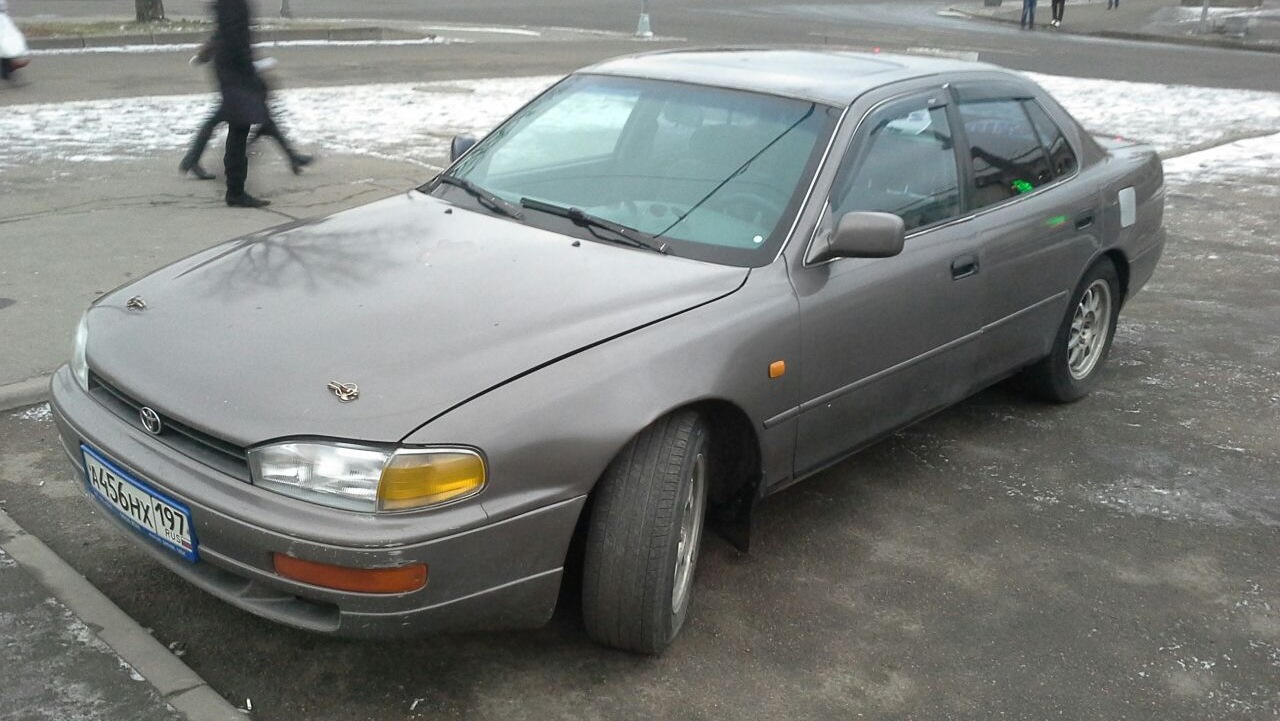 Toyota Camry (XV10) 2.2 бензиновый 1992 | 