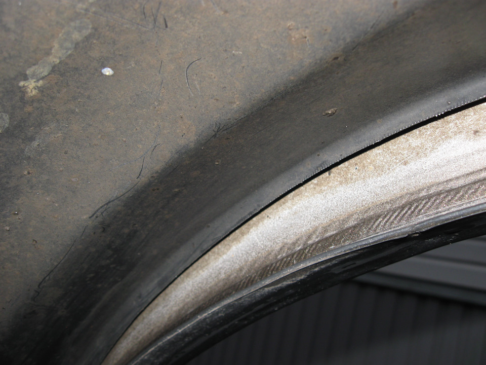 кромка колеса. наплавка литого диска. износ кромки литого диска. защита колесных арок 2195. кромка колеса.