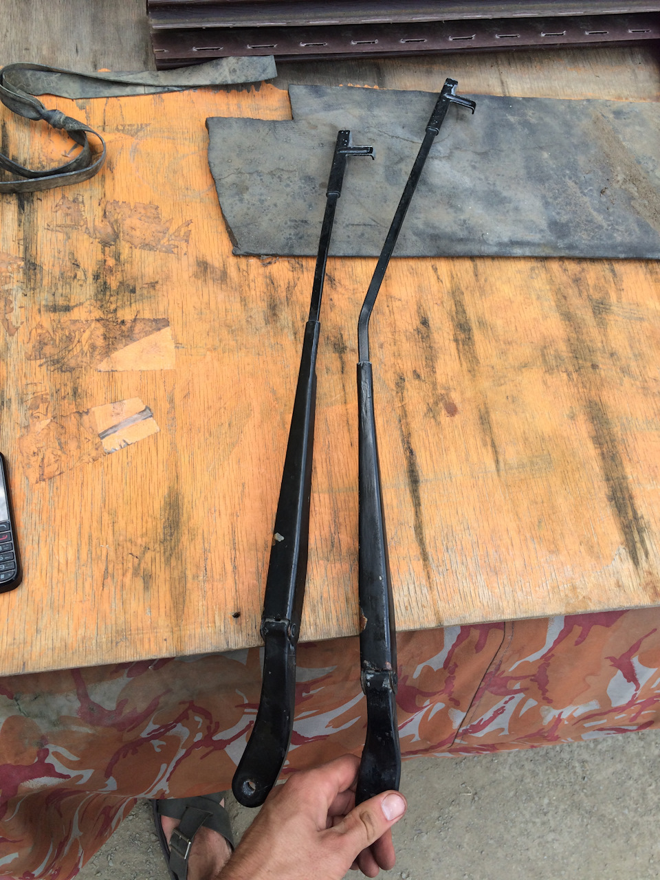 "Покраска поводков дворников" — Mazda 3 (1G), 1,6 л., 2005 года ...