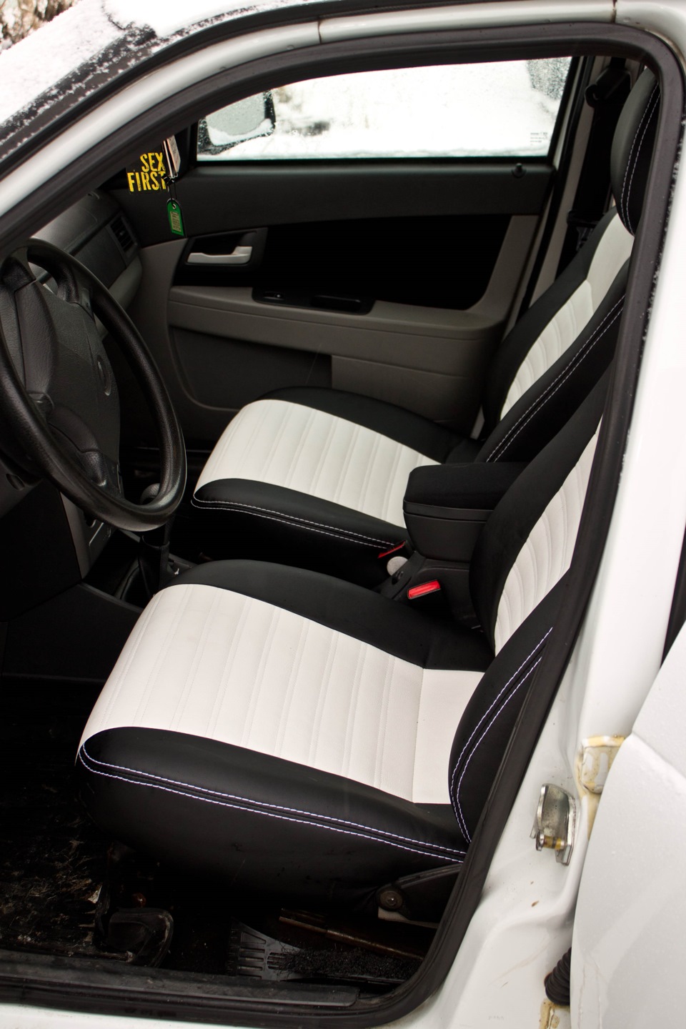 Кожаный салон приоры. — DRIVE2