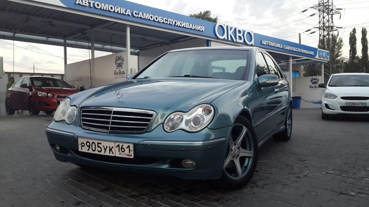 Mercedes-Benz C-class (W203) 2.6 бензиновый 2001 | c240 небесно голубой на  DRIVE2