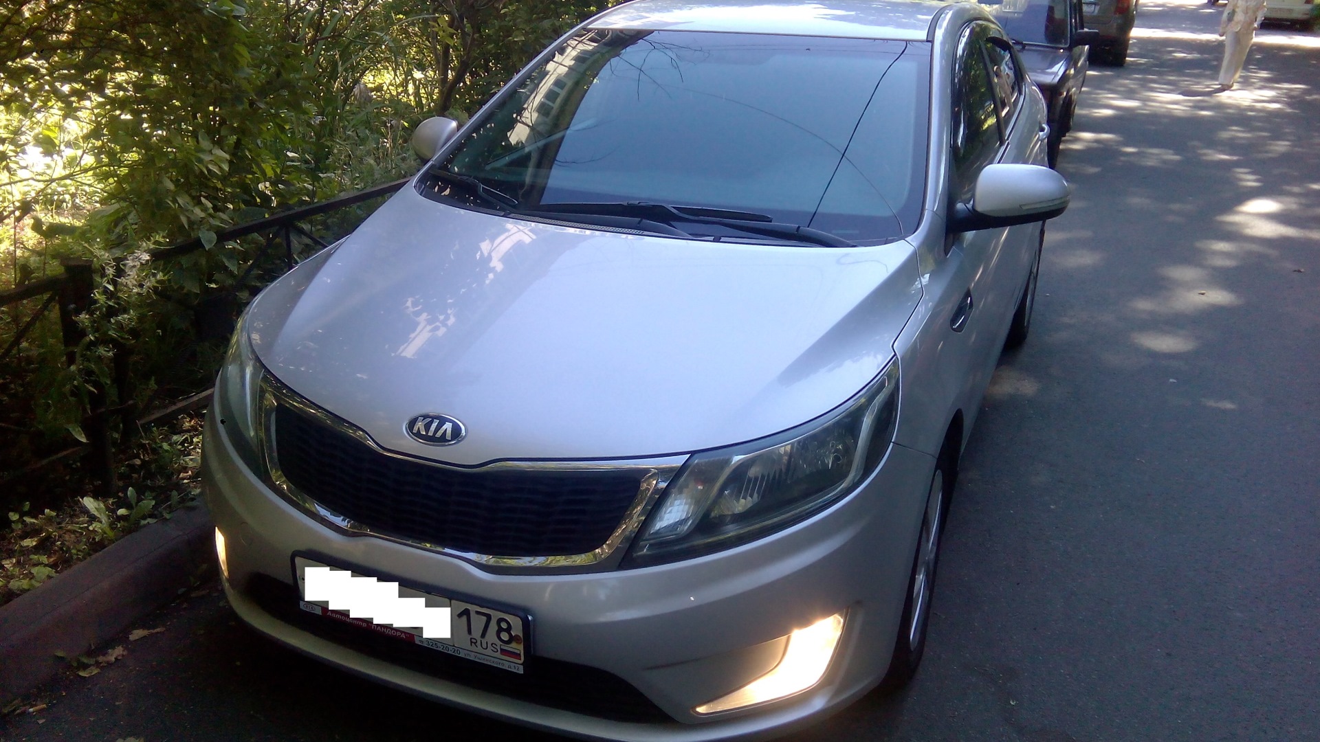 KIA Rio (3G) 1.6 бензиновый 2013 | Серебро SE на DRIVE2