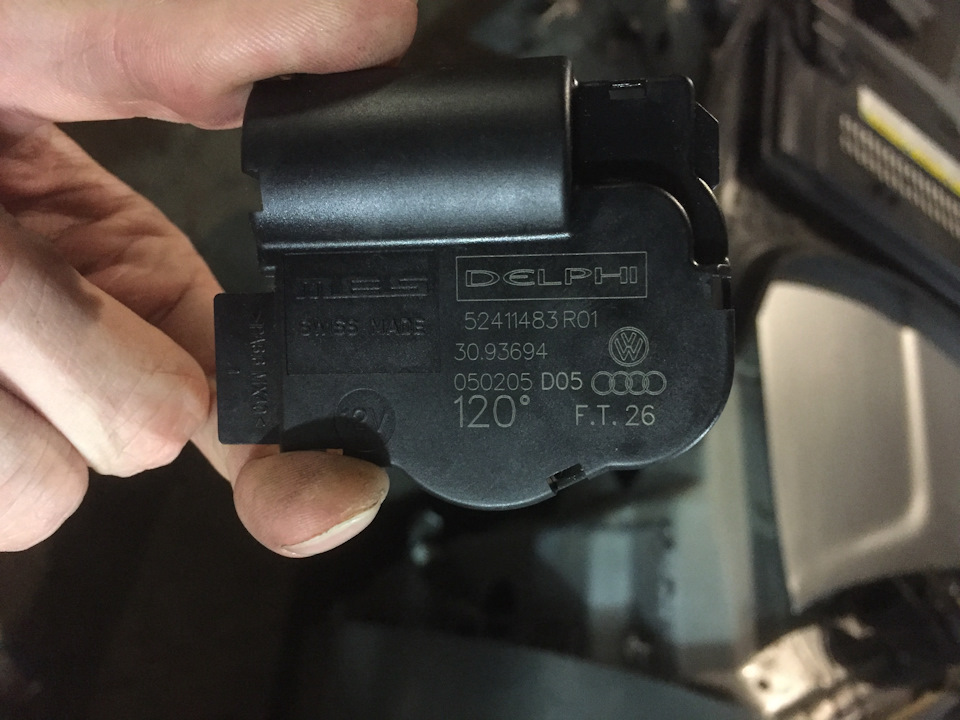 Запчасти на фото: 52411483. Фото в бортжурнале Volkswagen Touareg (1G)