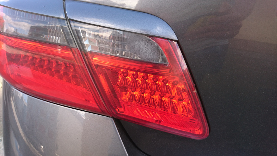 8 Стекло задней фары — Toyota Camry (XV40), 3,5 л, 2006 года | запчасти ...