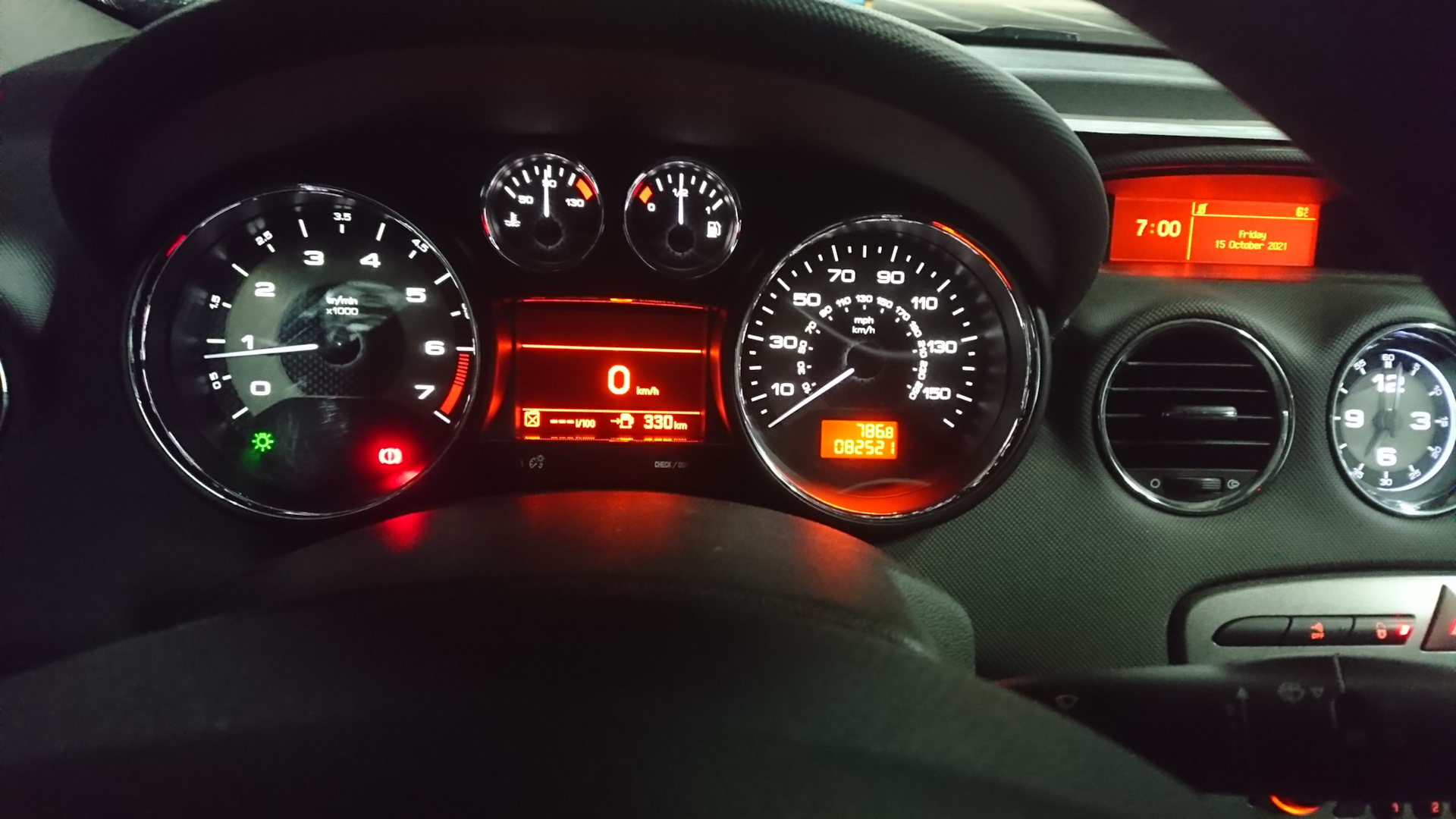 Замена пружин передней подвески — Peugeot 308 (1G), 1,6 л, 2008 года ...