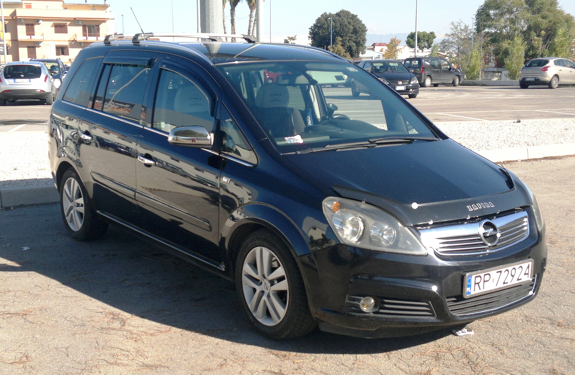 Дефлектор опель зафира. Opel Zafira 2007. Опель Зафира б 2007. Opel Zafira b дефлекторы. Опель Зафира 2007 года.