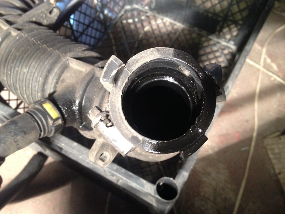 всасывающий патрубок — Renault Laguna III