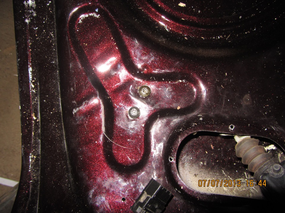 Кроим багажник. Часть 4. Скрытая установка электрозамка. — ГАЗ 2410, 3 ...