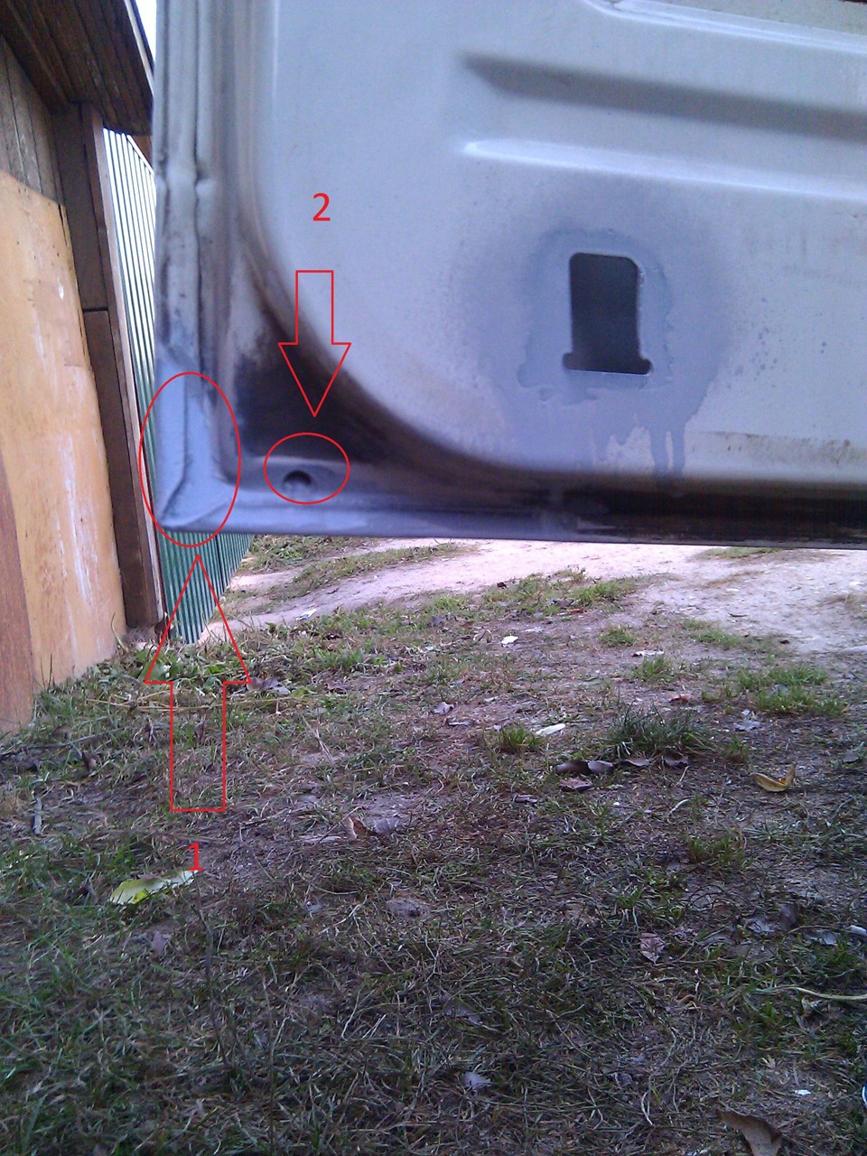 Чиста низов дверей от ржавчины — Volkswagen Transporter T4, 1,9 л, 1995 ...