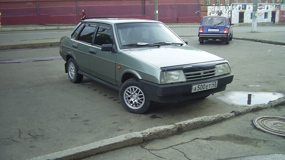 Ваз 21099 цвет 310 валюта. Ваз 2109 осока 308. Ваз 2109 папирус металлик. Валюта 310 краска ваз 2109. 310 валюта.