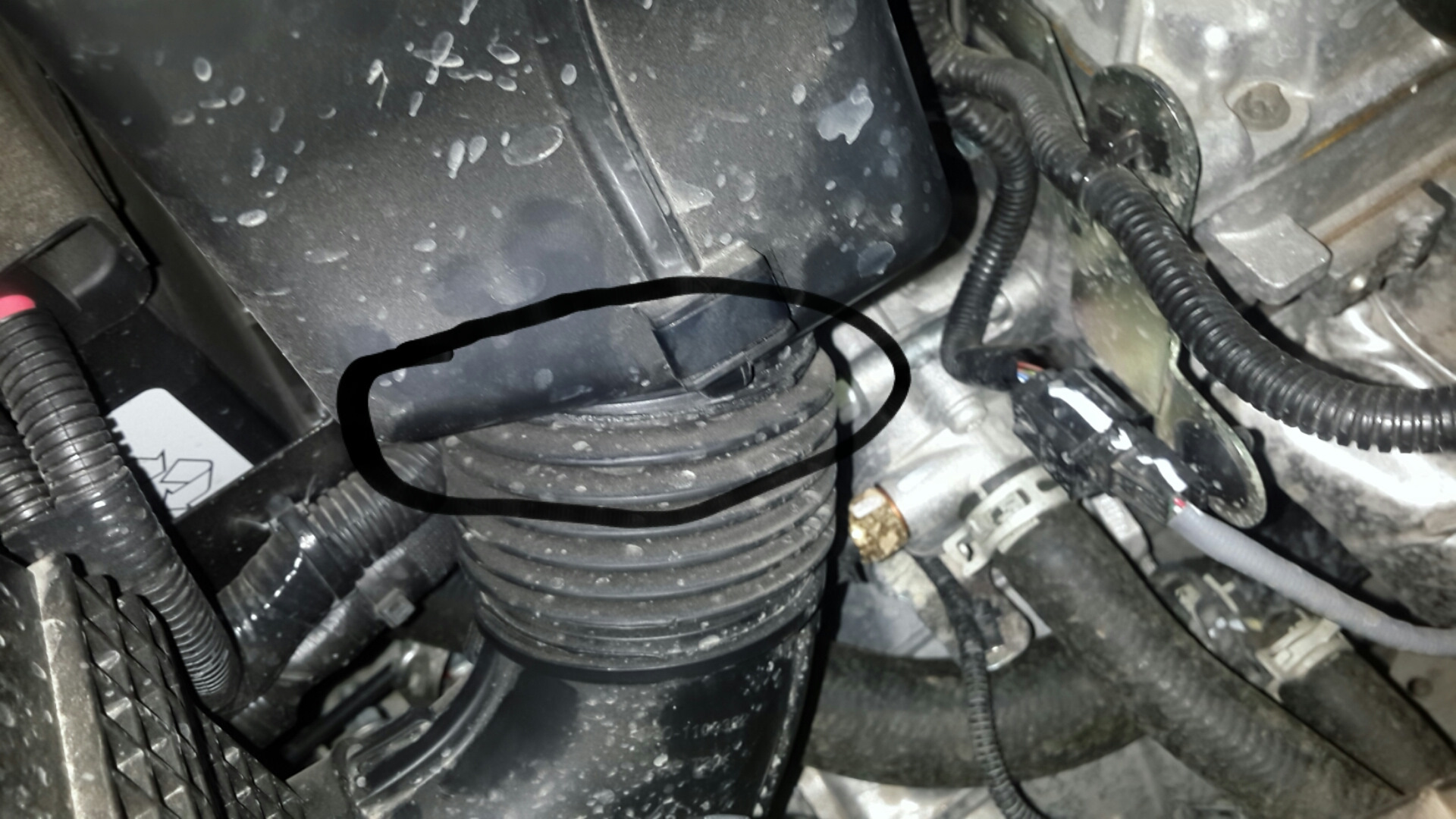 Стучит под капотом. Стучит под капотом. Hawker под капот приоры. Что может стучать под капотом. Стучит под капотом.