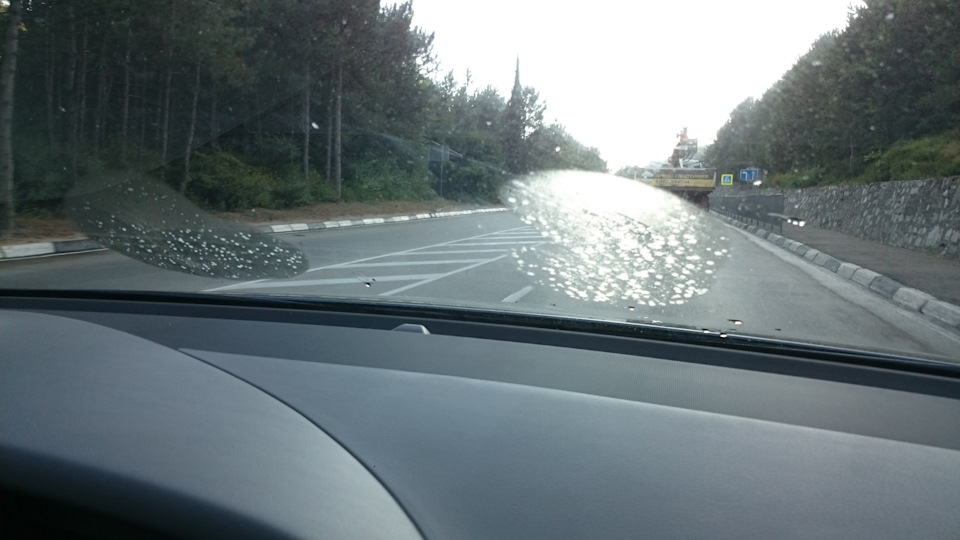 Потеет лобовое стекло снаружи — Audi A6 (C6), 3 л, 2005 года ...