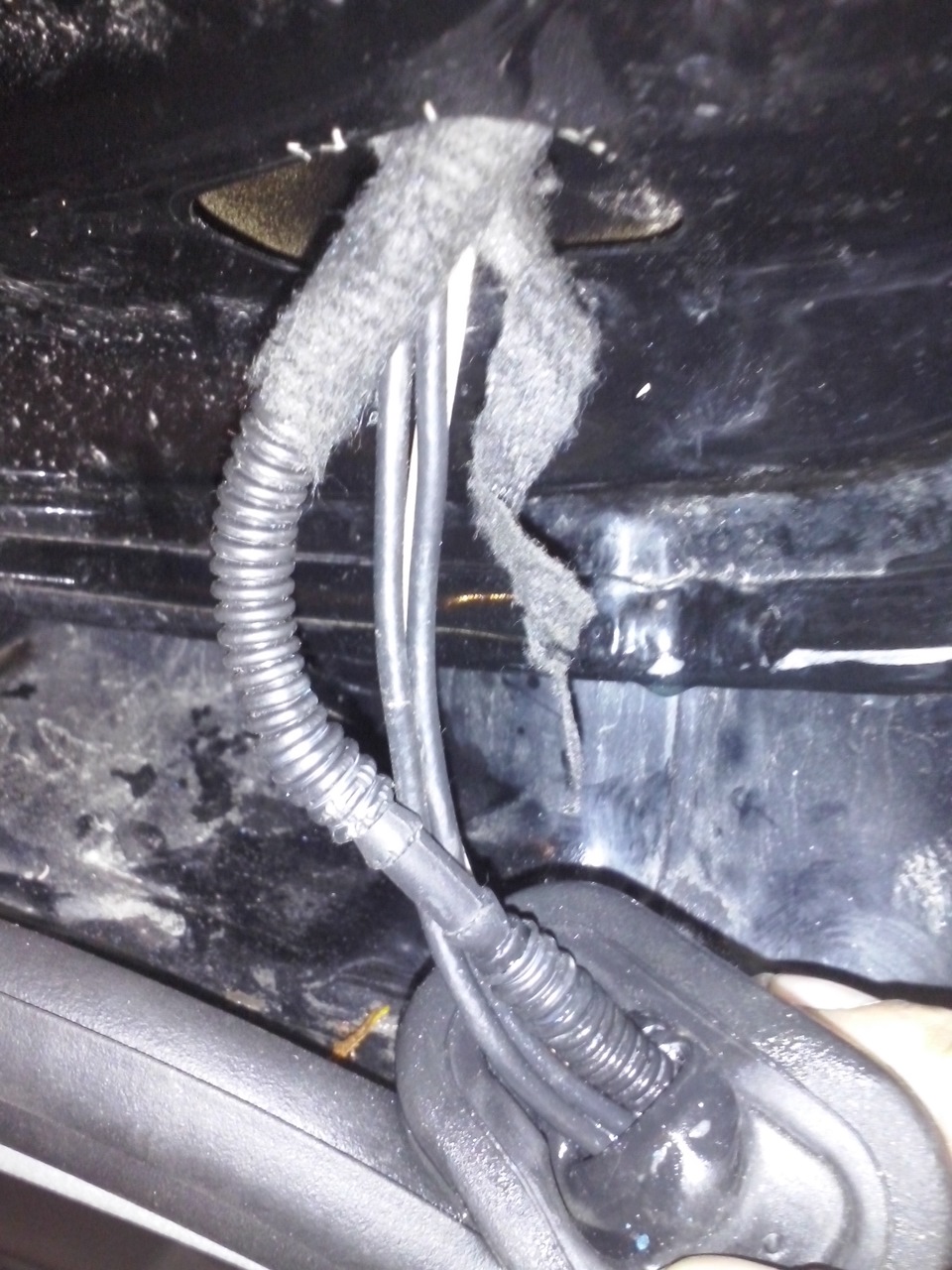 ремонт заднего омывателя стекла — Volkswagen Golf Mk6, 1,6 л, 2009 года ...