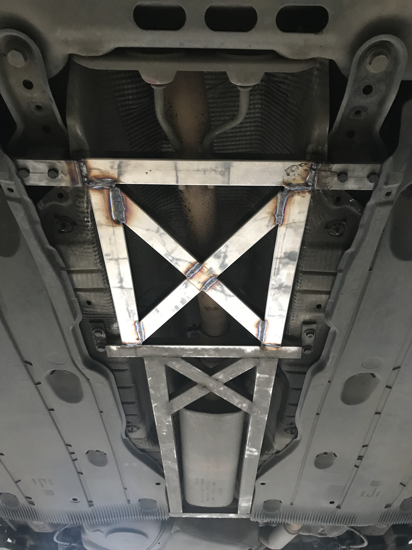 усилитель кузова гольф 2. днище форестер sf5. нижняя распорка golf 4. распорки днища. днище jzx100.