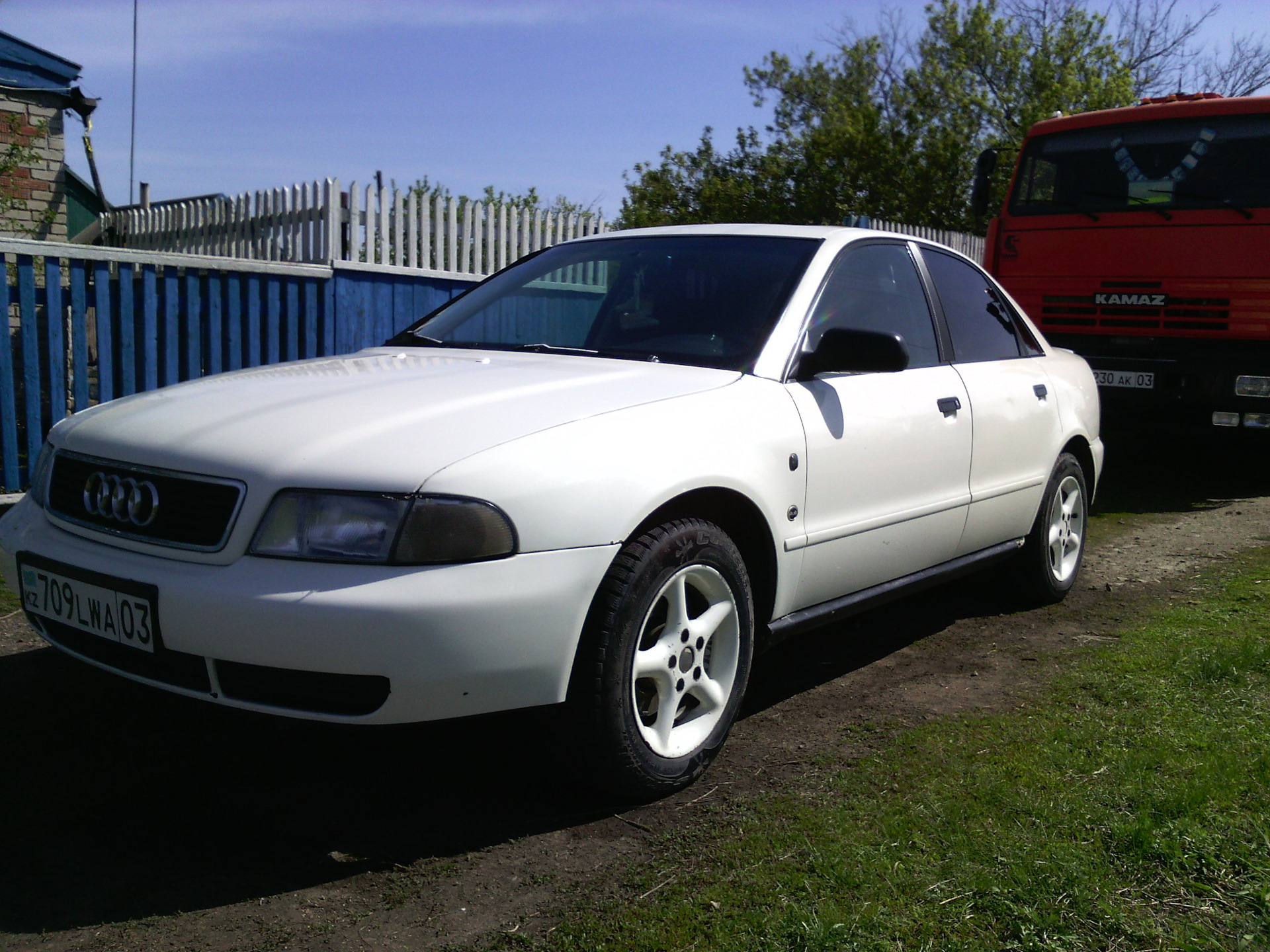 Решено. Дрыгается стрелка спидометра, не работает тахометр — Audi A4 ...