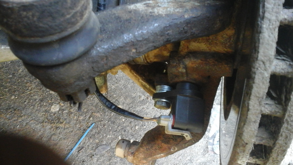 Ниссан примера р12 передний датчик абс замена. Датчик абс ниссан теана j32. Разъем датчика абс x-trail 2015. Правый датчик абс ниссан ноут 1. Датчик абс ниссан ноут 1.