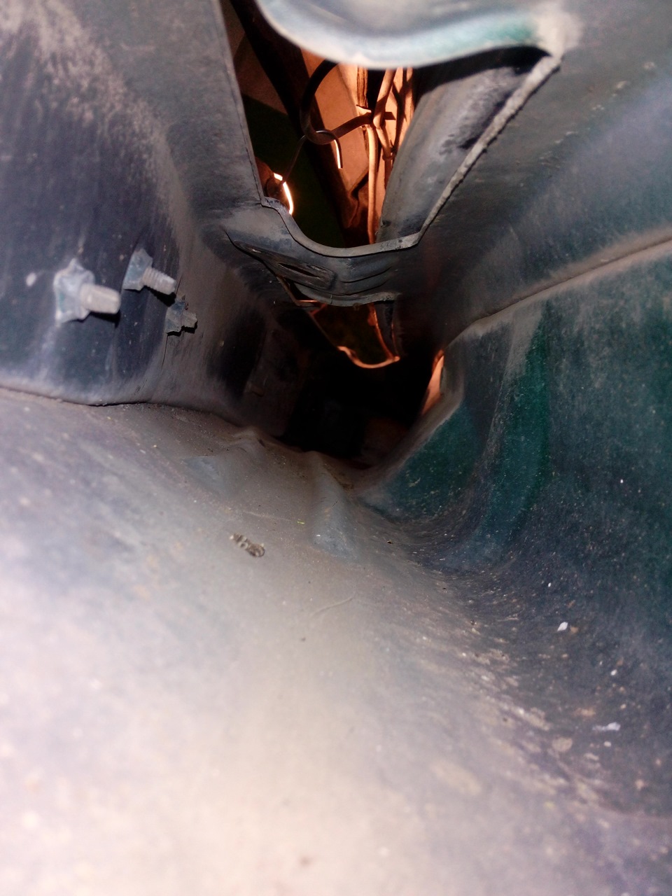 убрал люфт в рейке дворников — Mitsubishi Galant (8G), 2,5 л, 1997 года ...