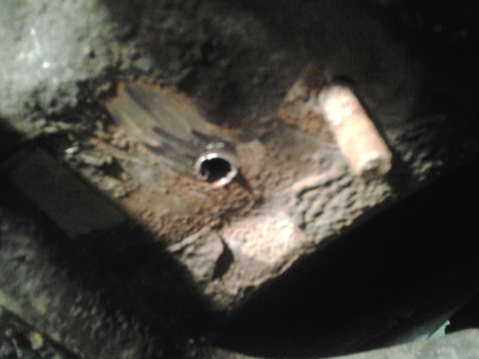 Сломалась шпилька переднего стабилизатора. — Lada 2109, 1,3 л, 1988 ...