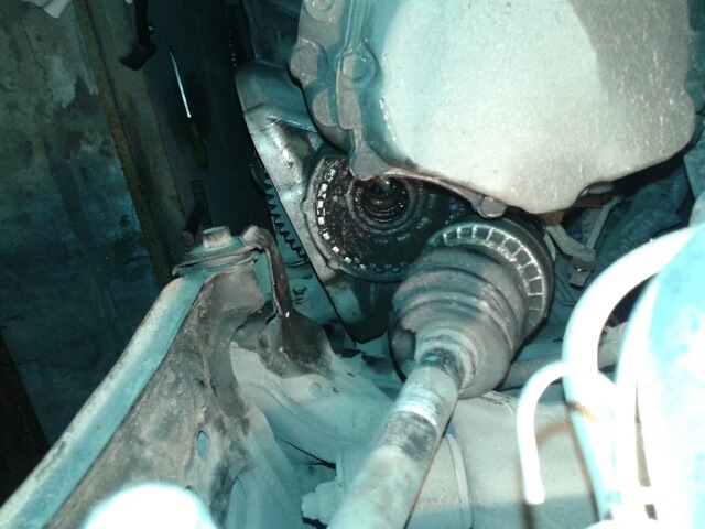 Замена сальников полуосей. — Chevrolet Aveo Sedan (1G), 1,5 л, 2008 ...