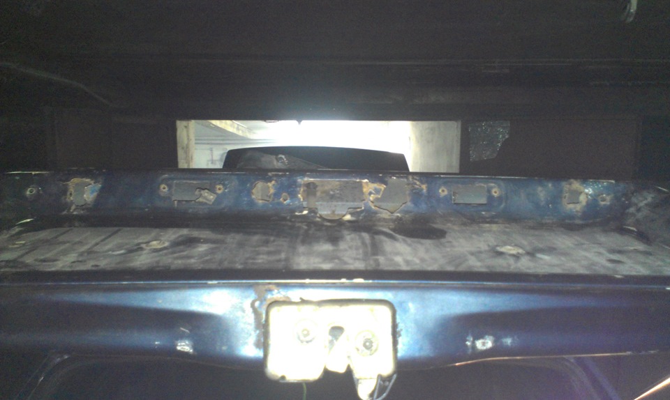 2. Восстановление двери багажника, установка кнопки — Volkswagen Golf ...