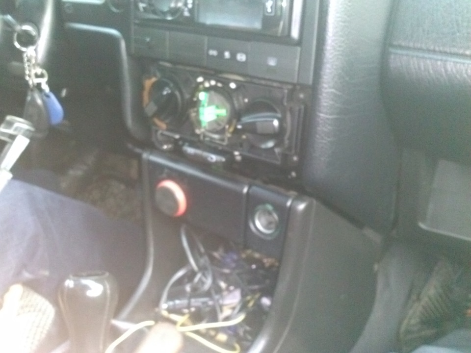 подсветка торпеды — Volkswagen Passat Variant (B4), 1,8 л, 1995 года ...