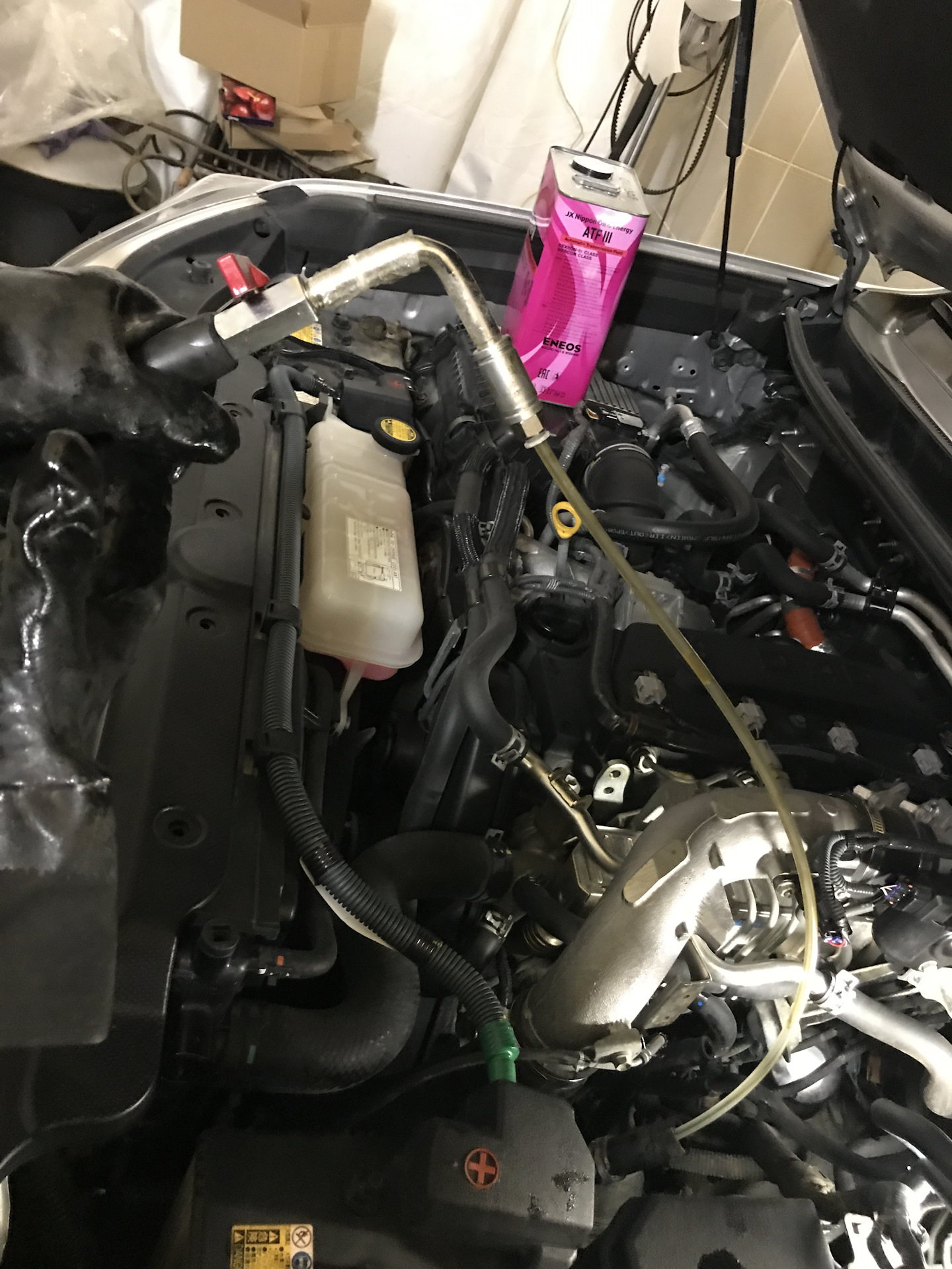 подкапотное пространство toyota land cruiser prado 150 series 2009 - 2013 3. размеры под капотом прадо 150. замена турбины прадо 150. прадо 150 дизель не заводится. 0d (173 л.