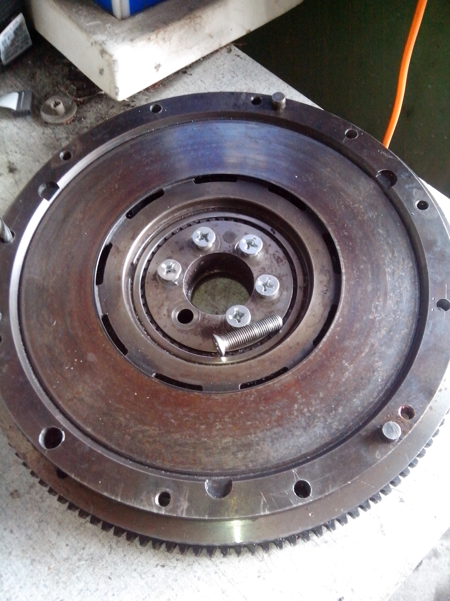 диск сцепления сакс двухмассовый маховик. одномассовый маховик соренто 2008. 2 двухмассовый. 8. двухмассовый маховик w210.