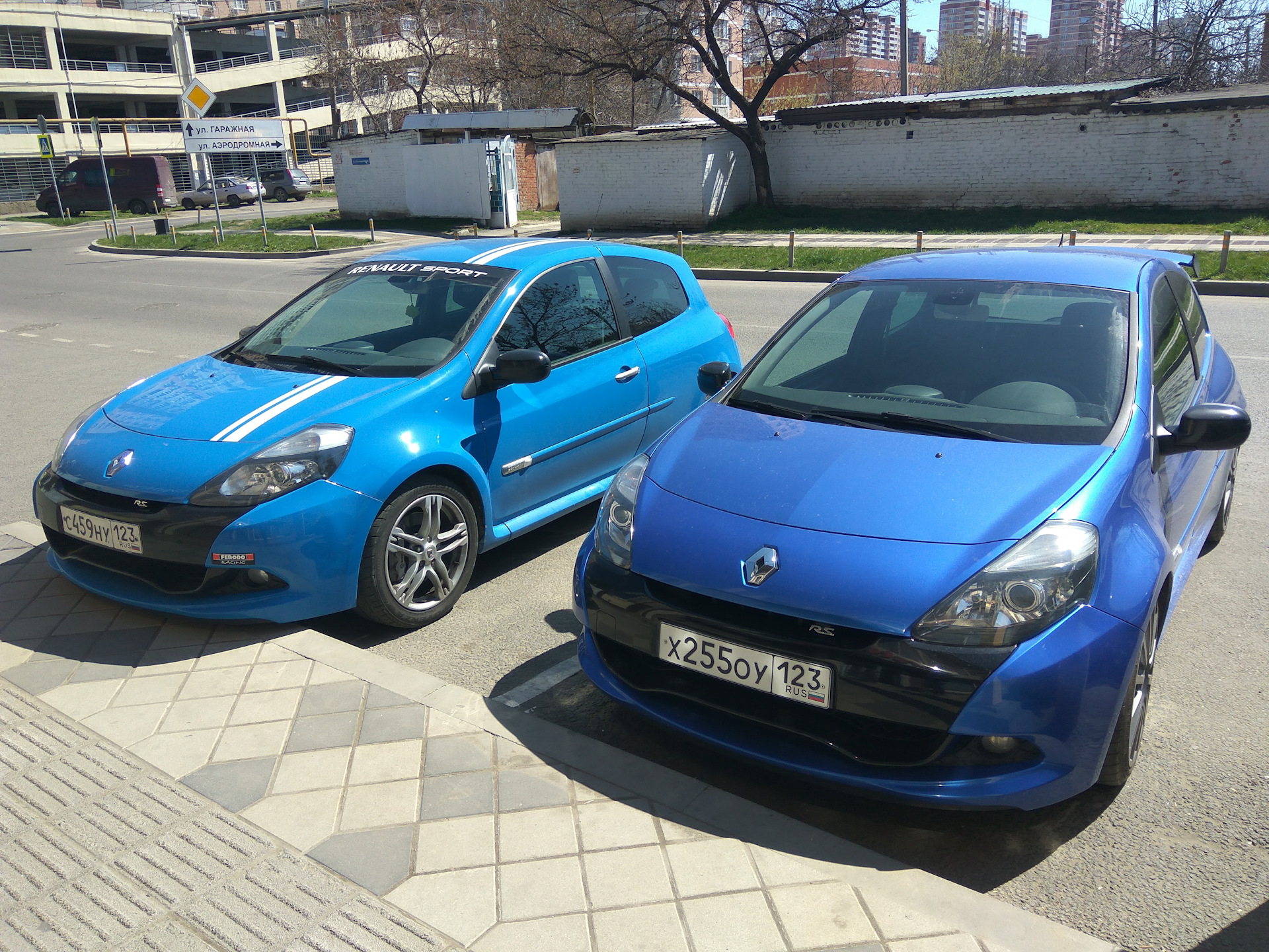 размер шильдика renault на клио размер шильдика renault на клио