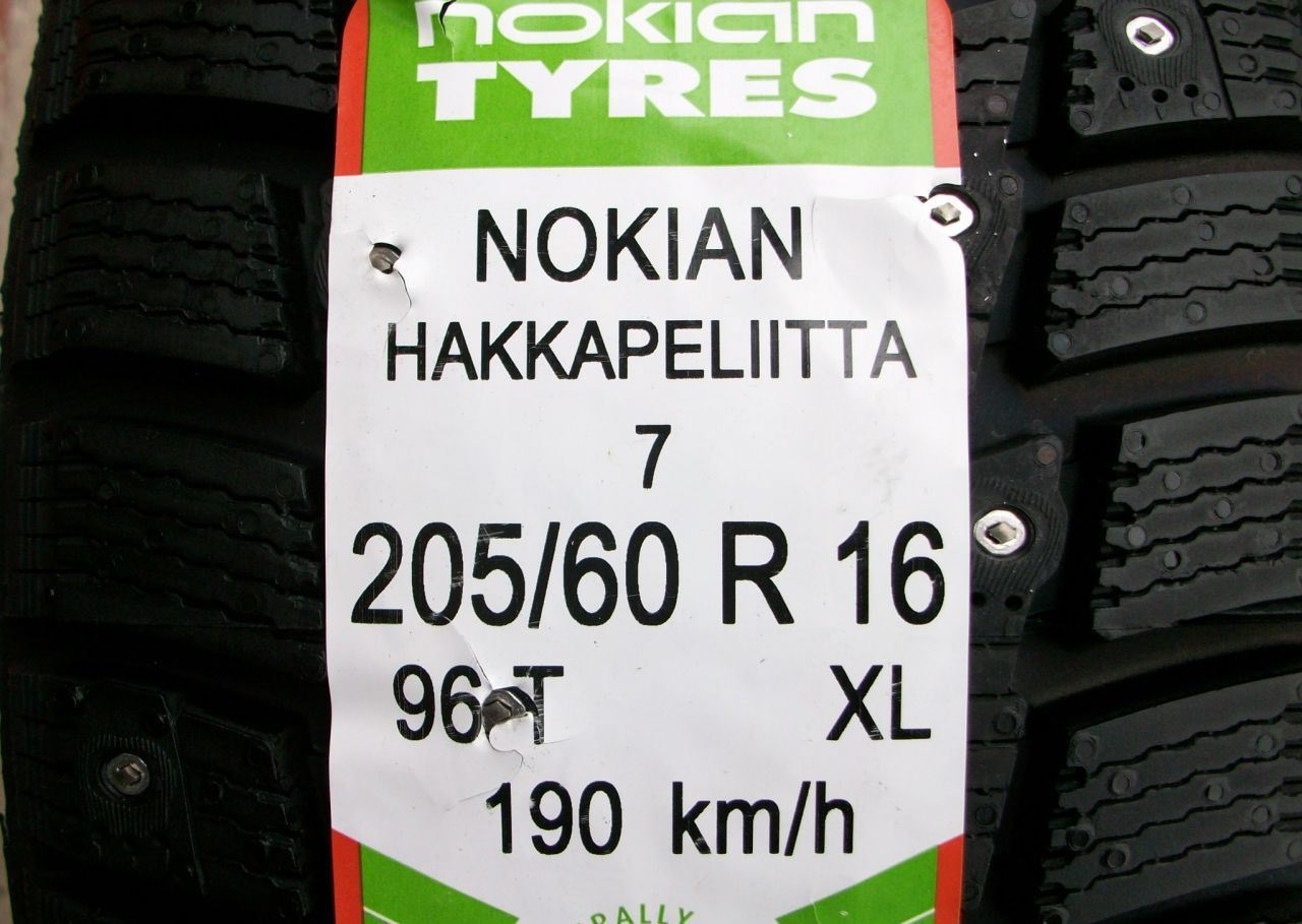 Nokian tyres autograph aqua 3 suv отзывы. Длинна шипа на Нокиан хаккапелита 7. Сколько шипов на резине Hakkapeliitta 7 r16. Nokian Tyres Autograph Aqua 3. 205 60 16 Сколько шипов.