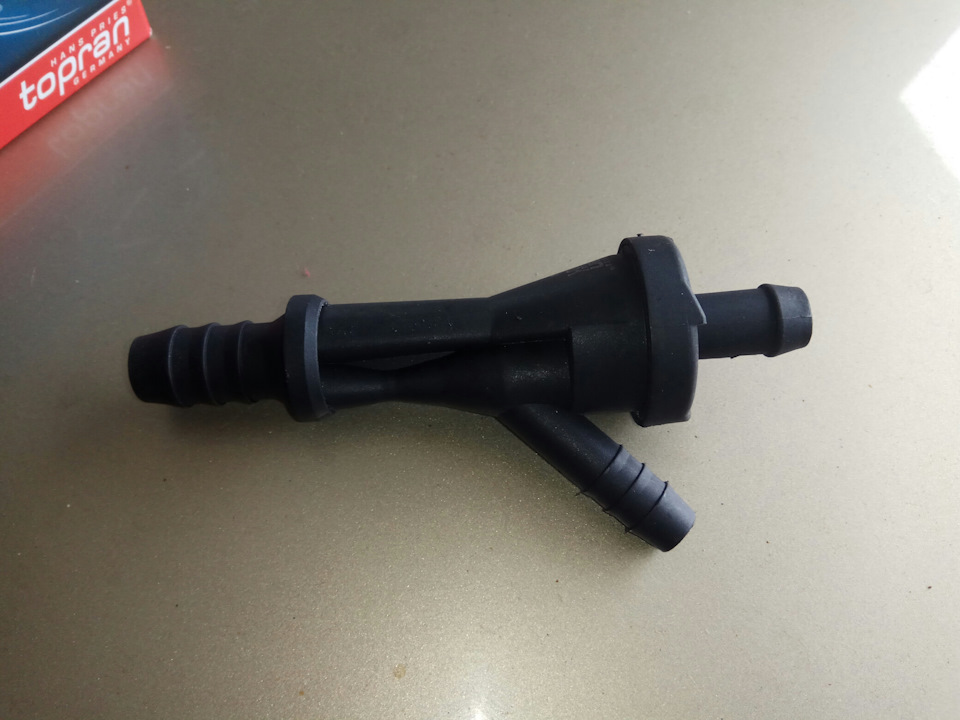 патрубок эжекционного насоса passat b5. 8т. эжекционный насос б5. инжекционный насос audi a4 b6. 2.