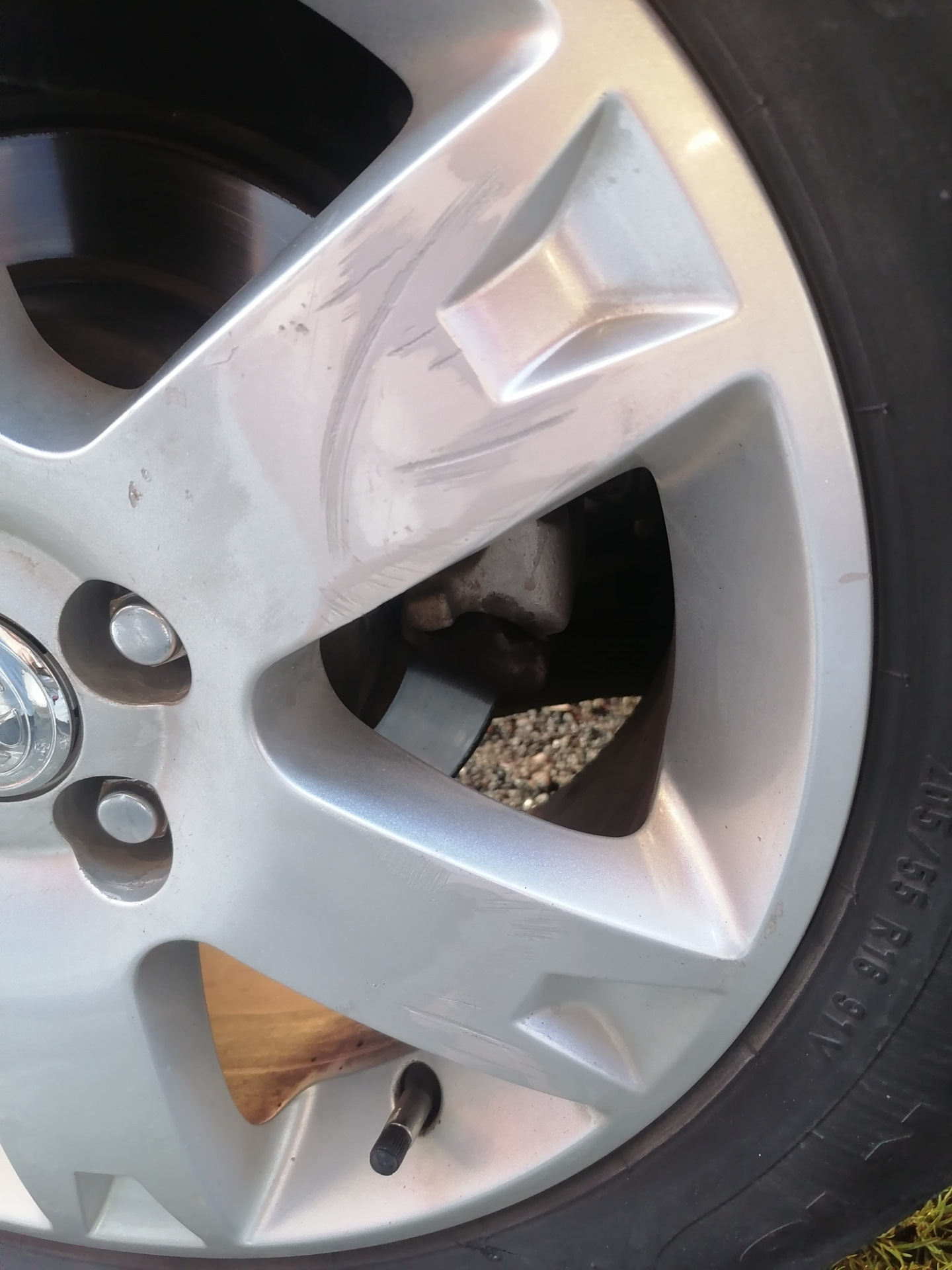 Залечил бордюрку — Toyota Prius (20), 1,5 л, 2005 года | своими руками ...