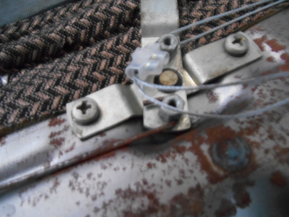 Ремонт спинки сидения (задняя) — Lada 2114, 1,5 л, 2005 года | своими ...