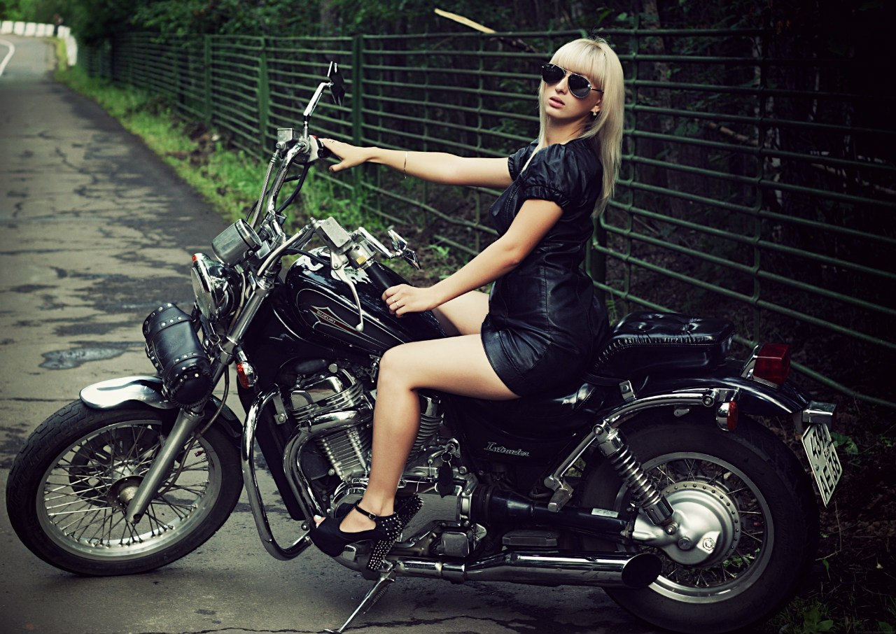 Instagram: Baikal_auto_lady(Блонди байкер) .
