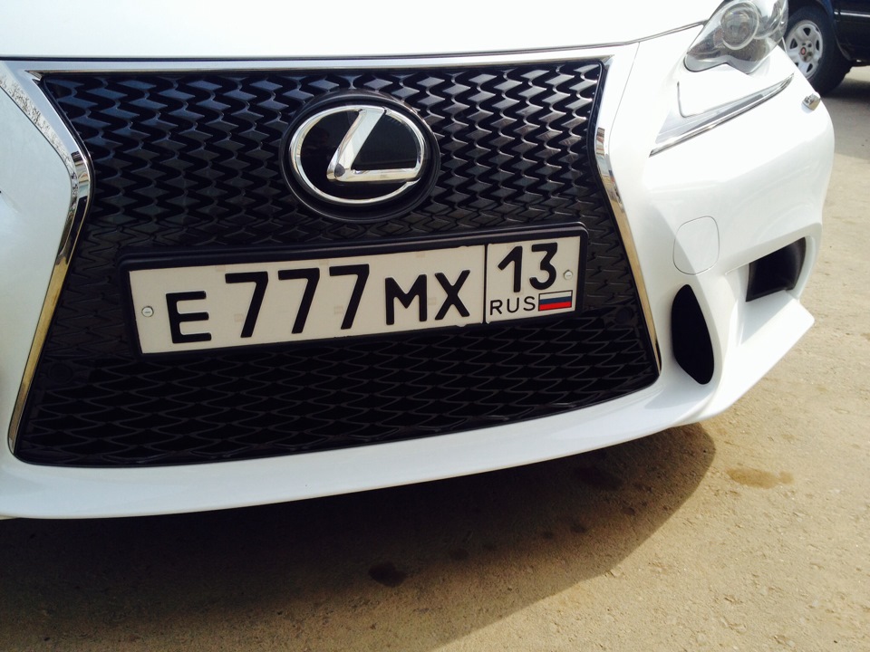 Рамки lexus. Номерные рамки Лексус. Номерные рамки RCS. Рамка номера передний Лексус ис250. Рамка номера Лексус.