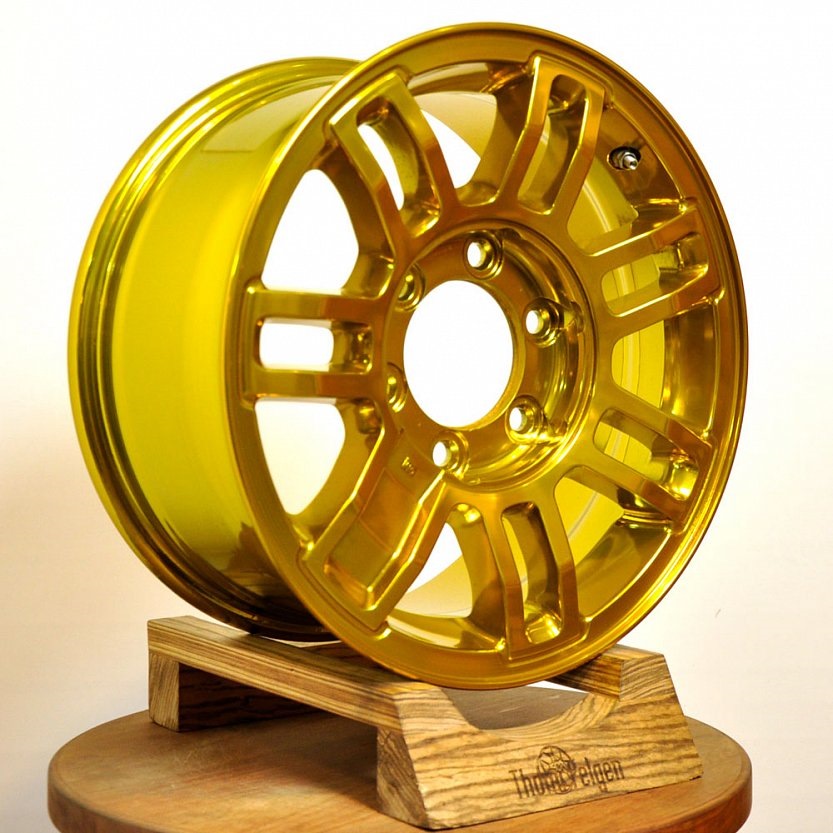 Золотой диск. Gold Wheel gw301. Диски на Hummer r16. Желтый Кэнди диск. Золотистые диски.