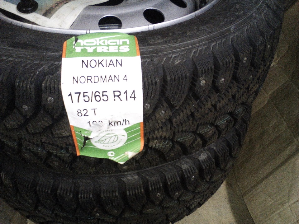 Фото в бортжурнале Lada Гранта (1G). Запчасти на фото: Nokian Tyres Nordman 4