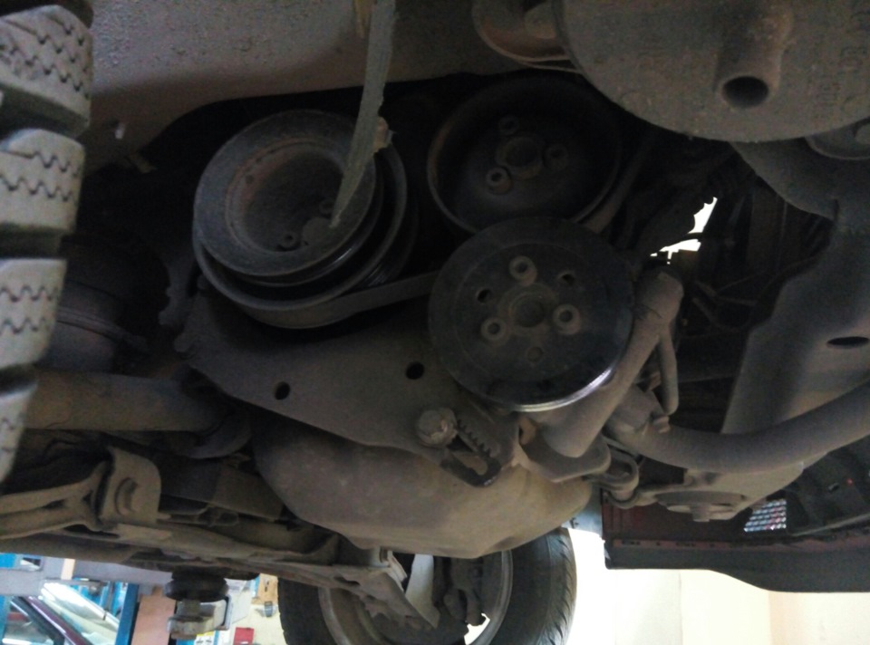 Замена ремня гидроусилителя. Prt1 — Volkswagen Golf Cabriolet Mk3, 1,8 ...