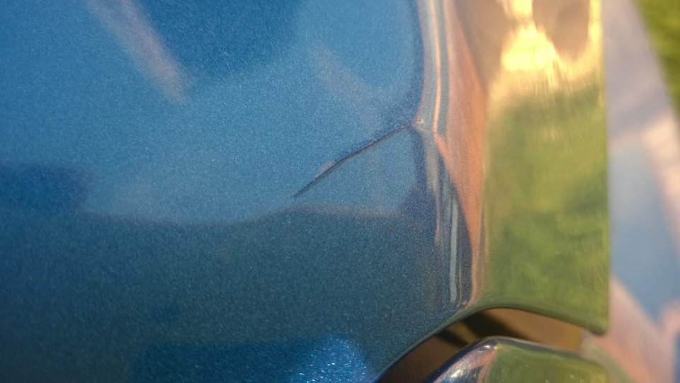 Волосяные трещины на краске автомобиля