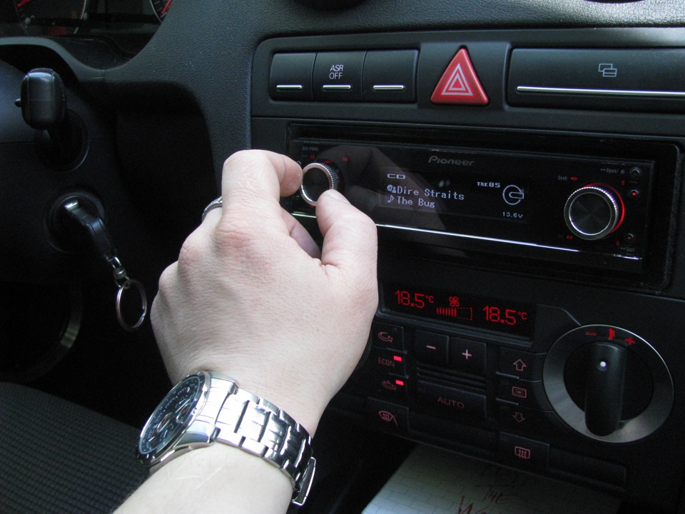 Кнопка пионер. Автомобильная магнитола пионер 150 ub. Кнопка пионер. Кнопка пионер. Кнопка пионер на приору.