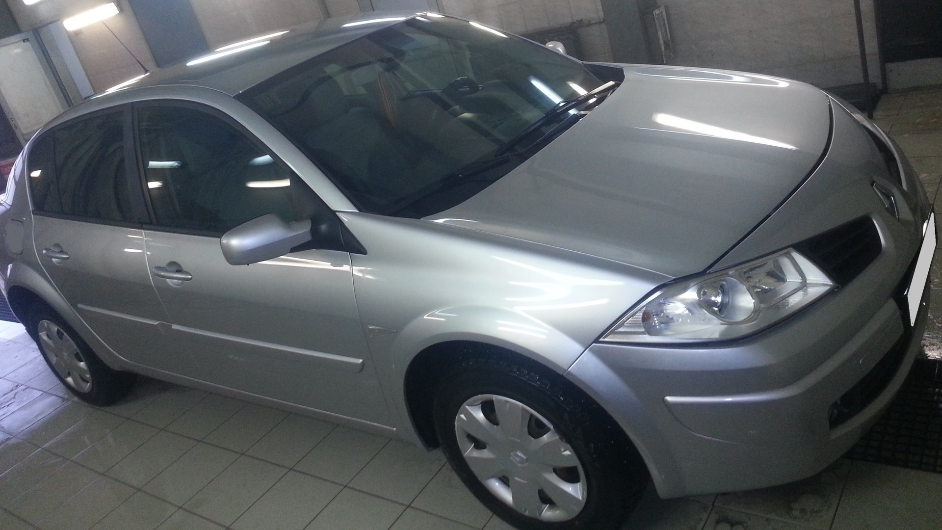 Renault Megane II 1.6 бензиновый 2007 | светло-серо-голубой на DRIVE2