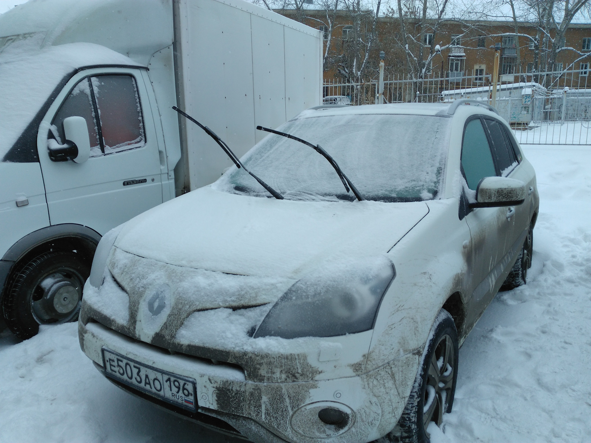 Ледяной дождь в Екатеринбурге. — Renault Koleos (1G), 2 л, 2009 года |  наблюдение | DRIVE2