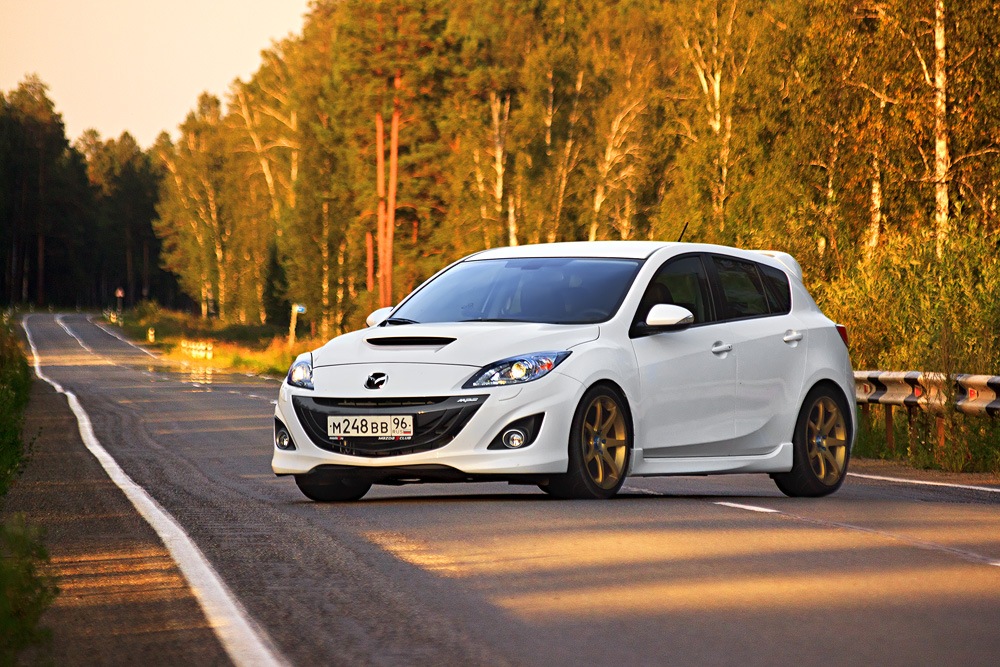 Mazda 3 MPS В закате