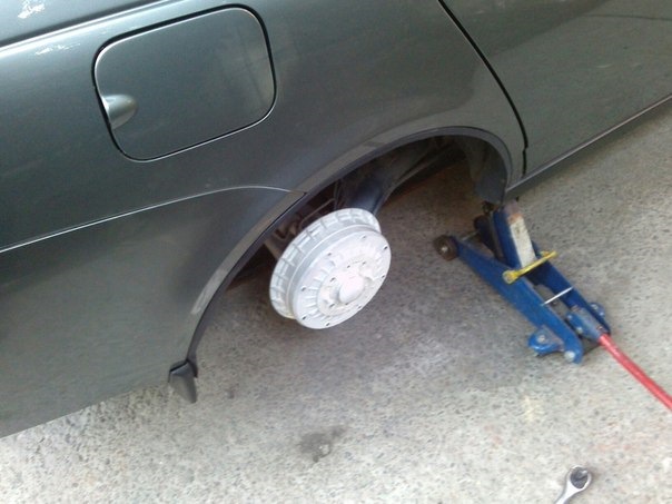 Тонировка лба и покрас суппортов :) — Lada Приора седан, 1,8 л, 2012 ...