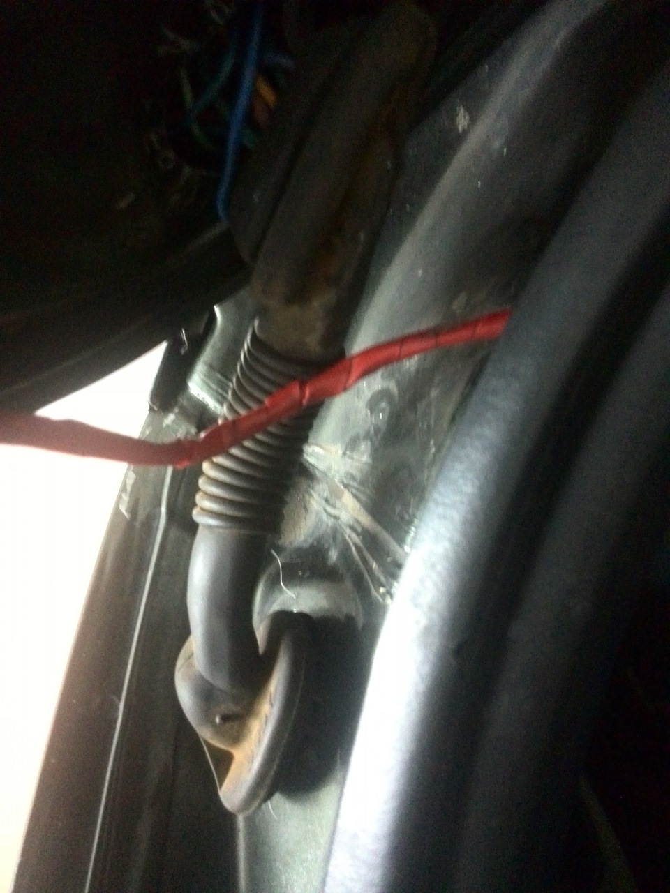 5g1f7as 960 Как открыть багажник мицубиси каризма