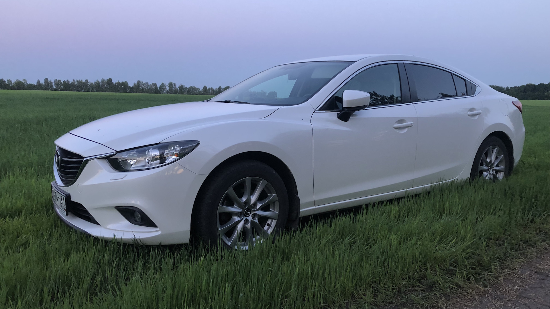 Mazda 3 перламутр