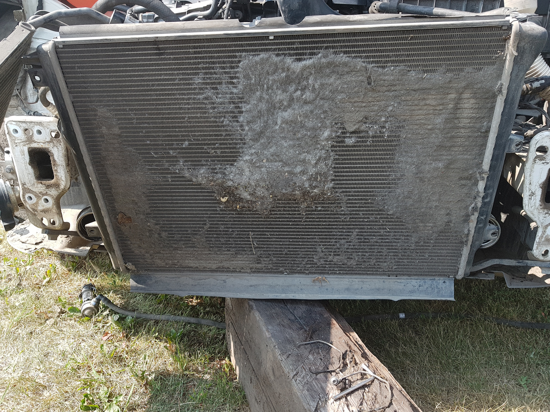 0тд. Тигуан 2 чистка радиаторов. Мойка радиаторов тигуан 2. Чистка радиатора тигуан. Промывка радиатора фольксваген тигуан 2.