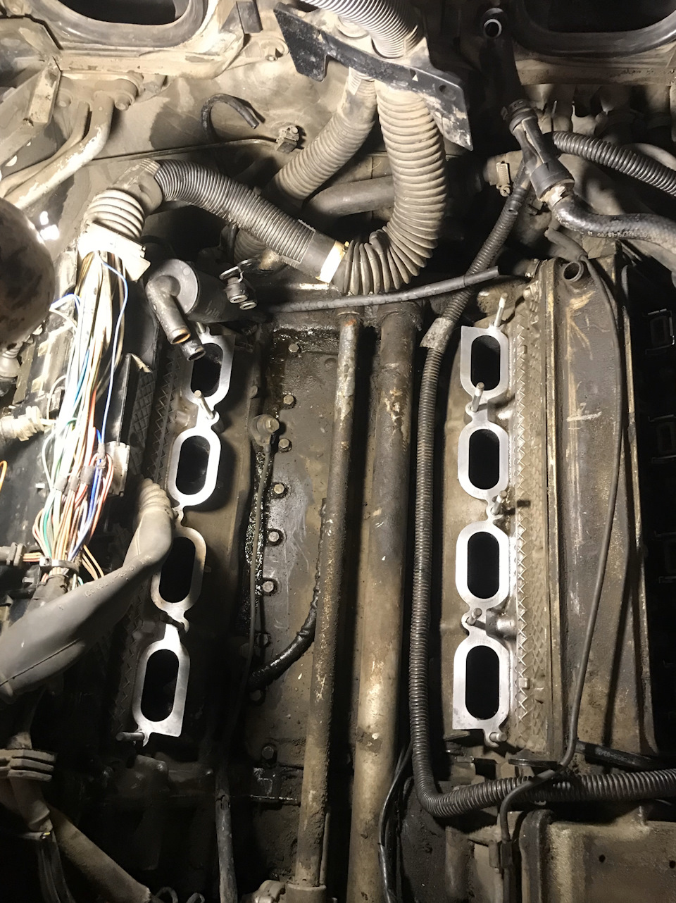 Е53 n62. BMW m62b44 маслоотделитель. КВКГ БМВ х5 е53 4.4 n62 b44. КВКГ m62. M62b44 КВКГ.