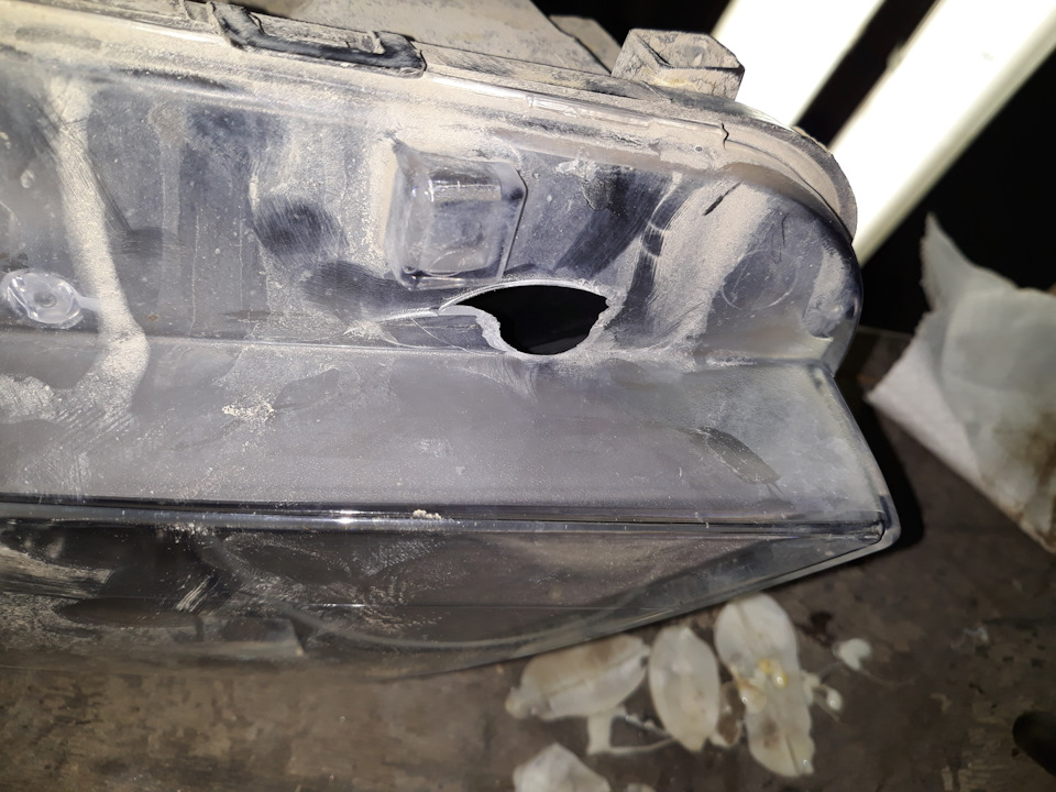 Ремонт креплений фары и стекла BMW. — Craft Polymer на DRIVE2