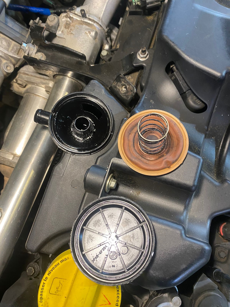 Замена тросиков ручника — Renault Laguna III, 1,5 л, 2009 года | визит ...