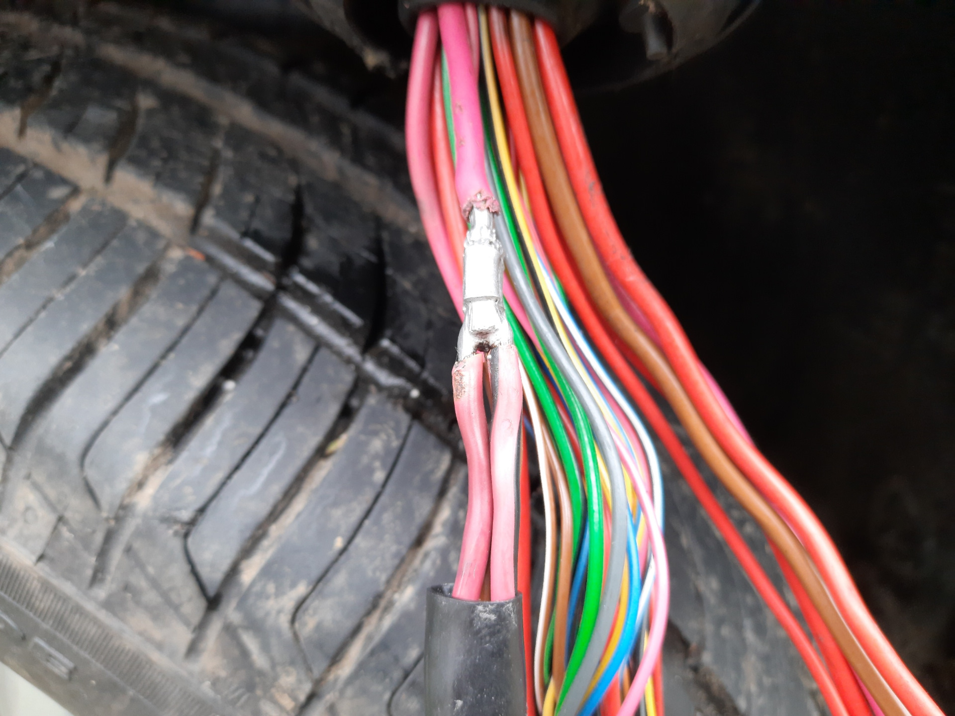 Тускнеет ближний свет при включении поворотов. — Lada Калина универсал ...